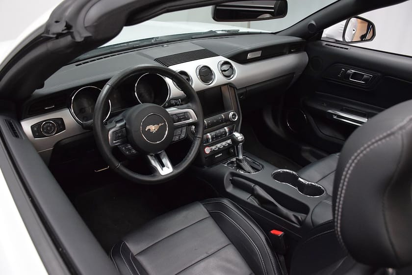 Bild 4 av Ford Mustang GT Cabriolet Cab V8 421hk / Sätesventilation / GPS