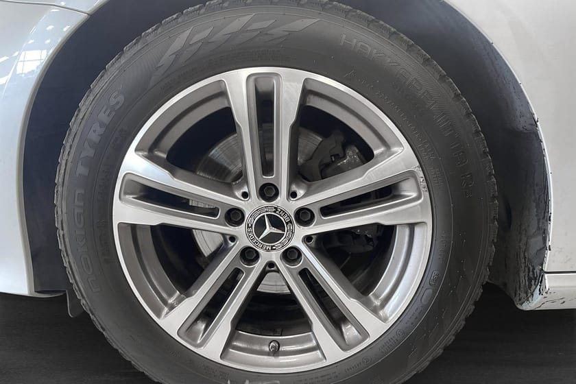 Bild 4 av Mercedes-Benz E 220 d Premiumpaket, Värmare, Drag
