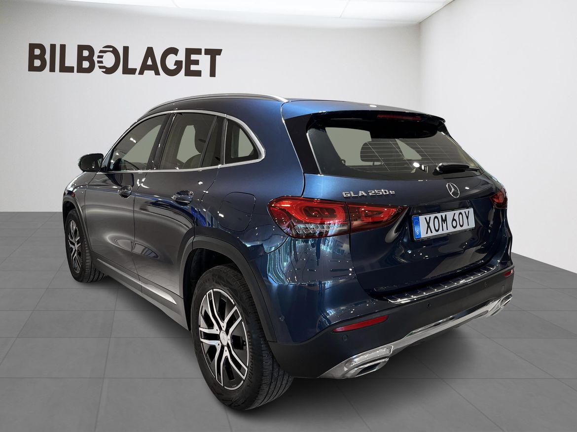 Mercedes-Benz GLA 2021 - miniatyr 4