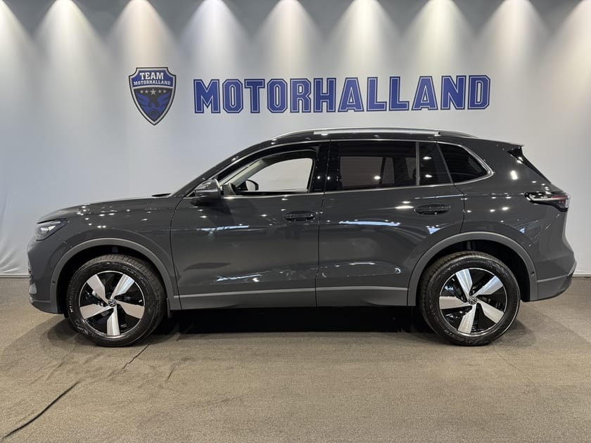 Bild 1 av Volkswagen Tiguan Style TDI / HUD / Massage / Drag / 360