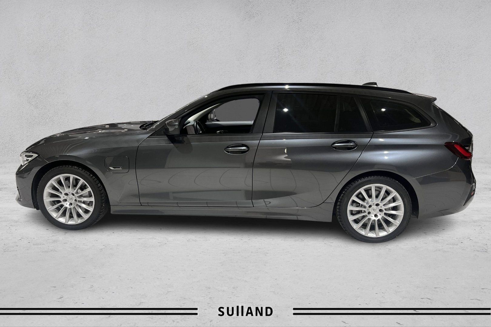 Thumnail bilde 1 av BMW 330e xDrive Touring