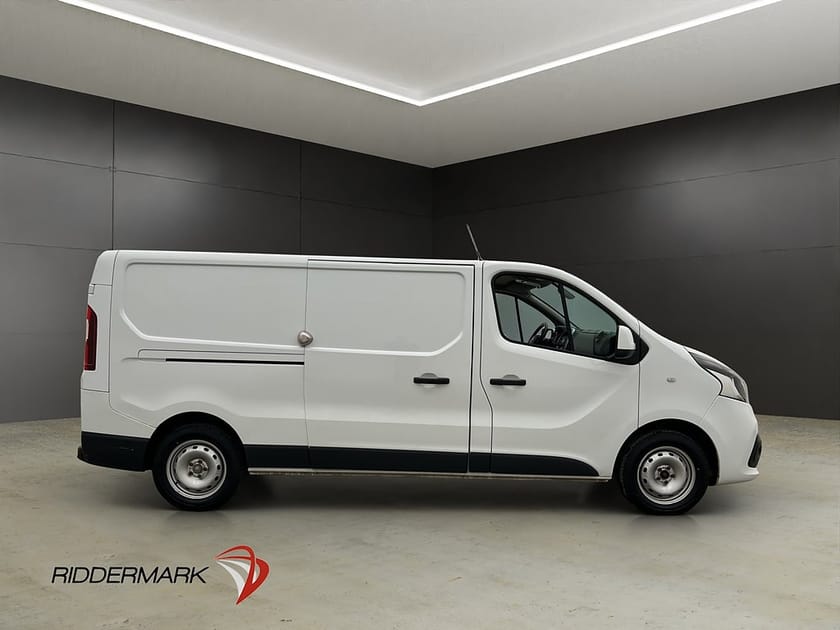Bild 2 av Nissan NV300 Skåpbil L2 1.6dCi Värmare Dragkrok 3-Sits Farthållare