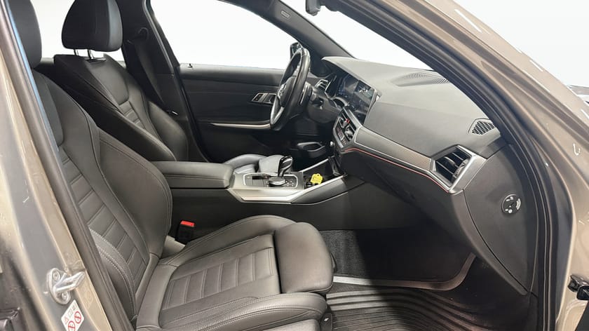 Bild 3 av BMW 330e xDrive Touring M Sport Drag