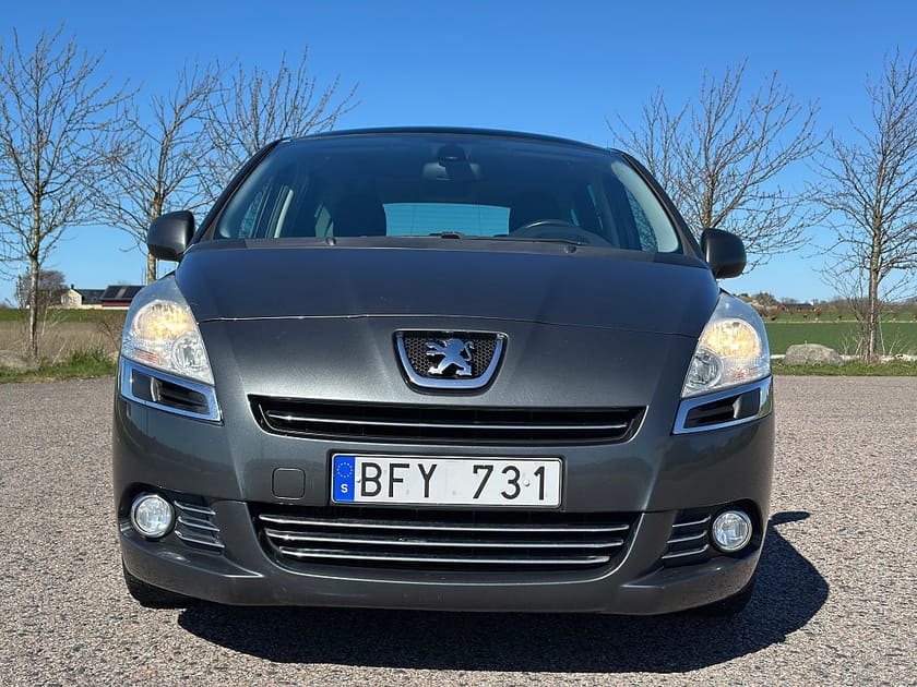 Bild 3 av Peugeot 5008 1.6 THP Allure Euro 5 PANORAMA/ 7-SITS