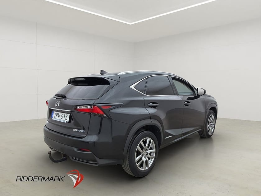 Bild 4 av Lexus NX 300h AWD Executive Navi El-bagage Keyless Läder