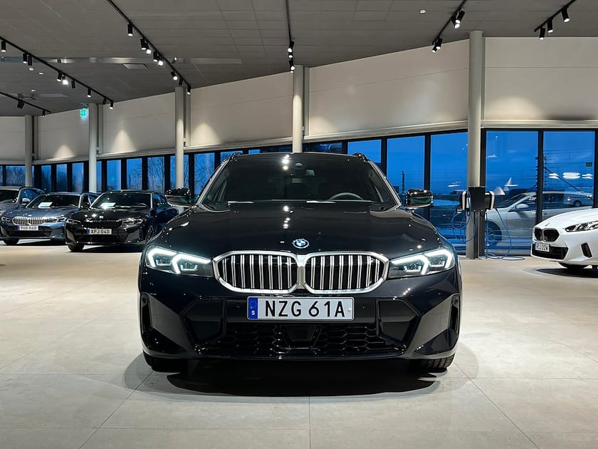 Bild 2 av BMW 330e xDrive Touring M Sport Sportstolar Drag