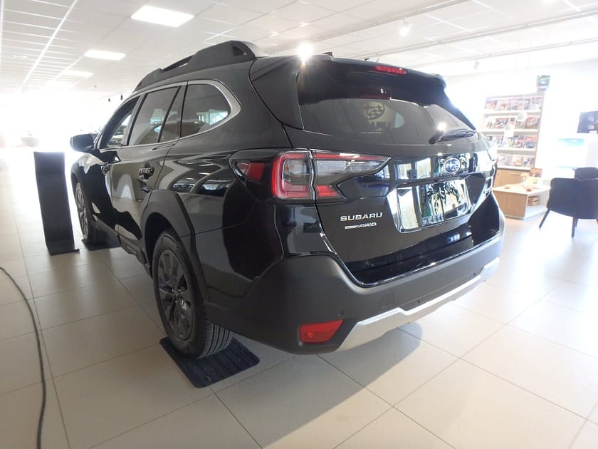 Bild 2 av Subaru Outback 2.5 4WD XFuel Adventure Krok V-hjul ingår