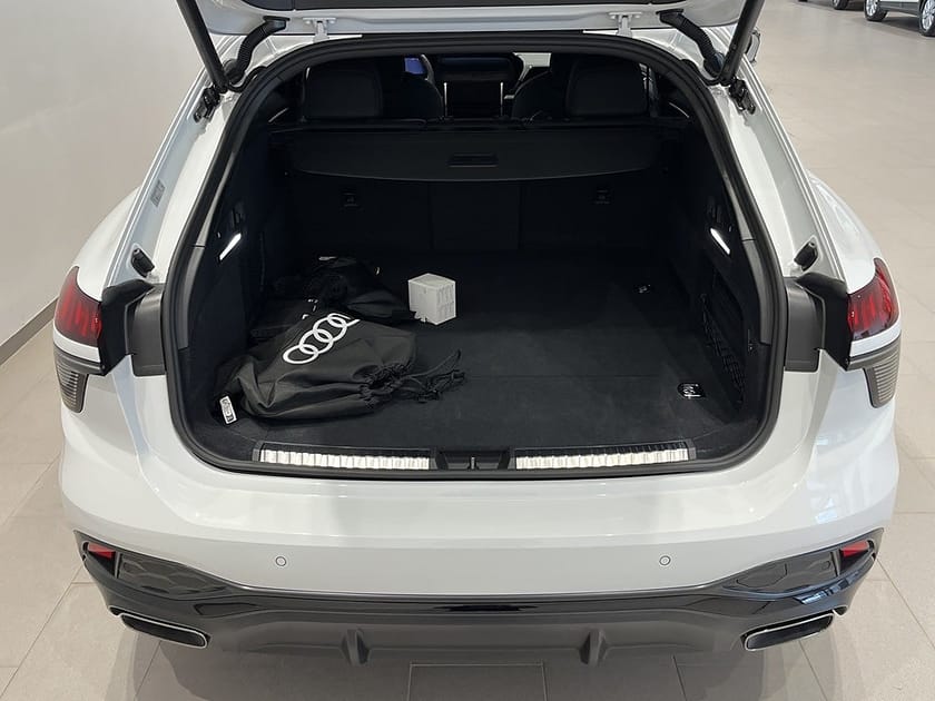 Bild 5 av Audi A6 Avant e-hybrid quattro 367hk S-Line Edition One