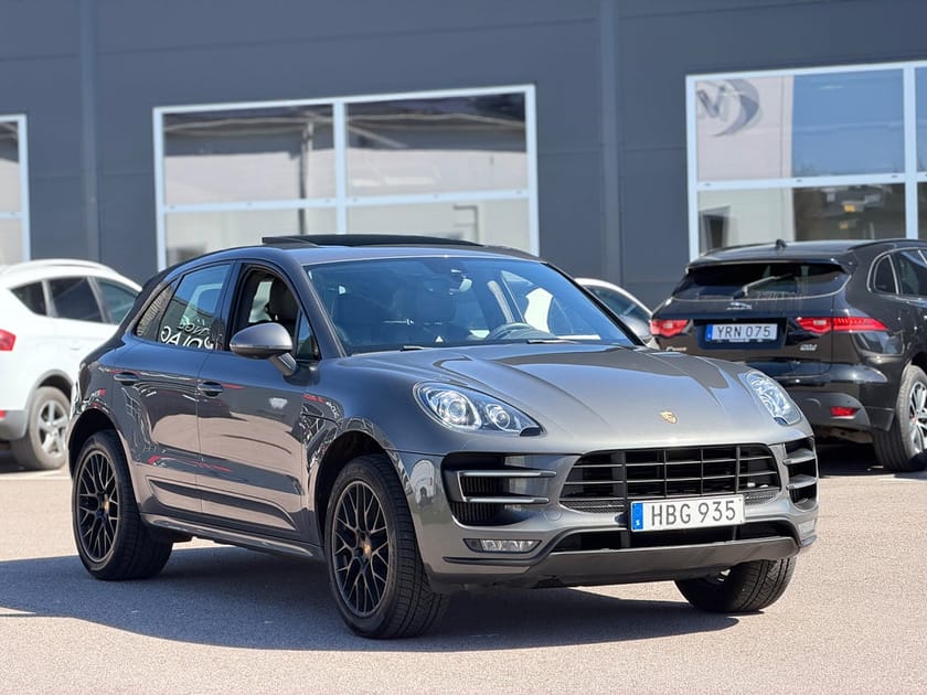 Bild 4 av Porsche Macan Turbo PDK Pano B-Kamera Bose Skinn