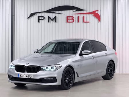 BMW 520i Sedan / Sport Line / Drag / Värmare / Mycket fint Skick