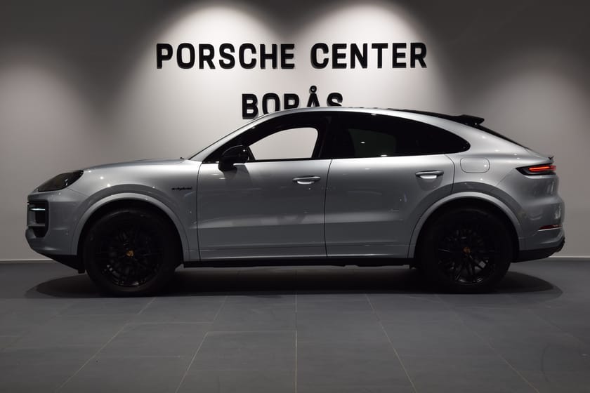 Bild 2 av Porsche Cayenne Coupé E-Hybrid Black Edition