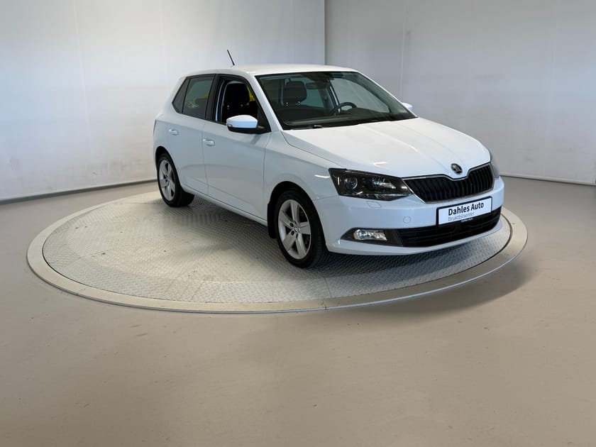 Bilde 2 av Škoda Fabia 1,2 90hk Style Cruise/BT/Carplay/Dab