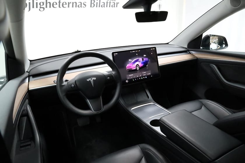 Bild 3 av Tesla Model Y Long Range AWD / 1 ägare / Leasebar / Dragkrok
