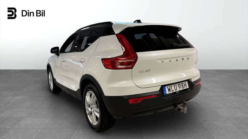 Bild 3 av Volvo XC40 T5 262hk R-Design V-Hjul Drag VOC H/K Pano