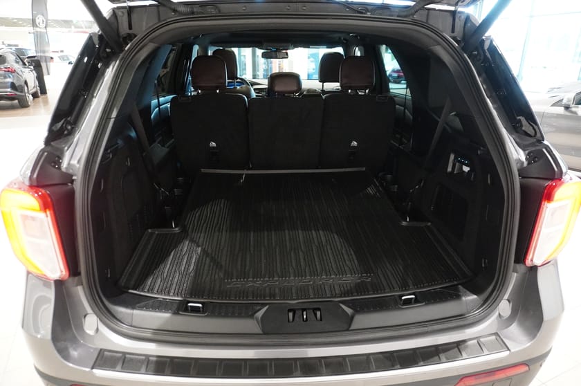 Bild 5 av Ford Explorer Plug-In Hybrid Platinium 3.0T Panorama 457hk