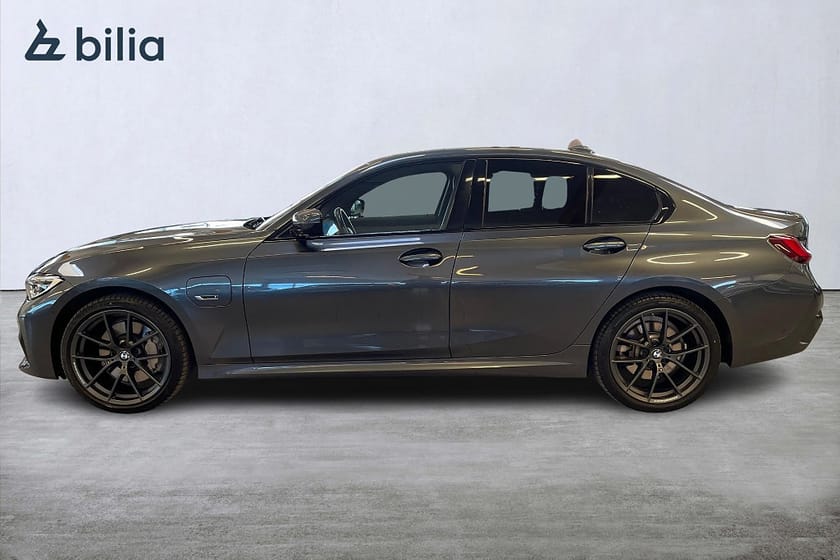 Bild 3 av BMW 330e xDrive Sedan M Sport M Performance HiFi Värmare Kamera