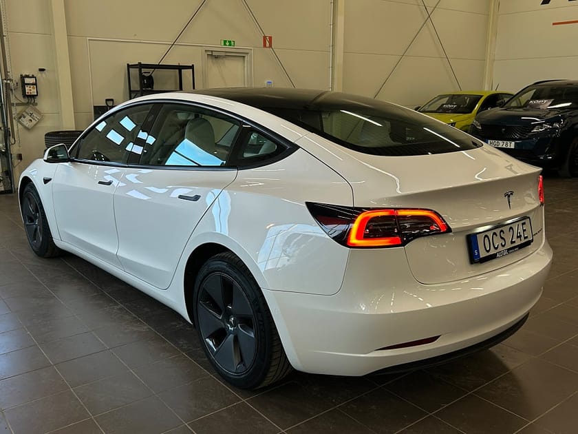 Bild 4 av Tesla Model 3 Long Range AWD 440hk Autopilot 3/Pano/Läder/Kamera