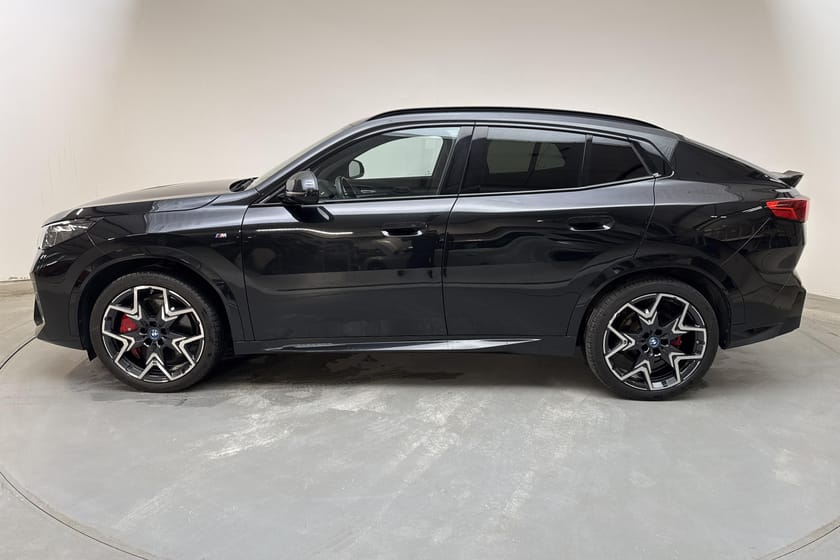 Bild 2 av BMW iX2 xDrive30 xDrive30e (272hk) M Sportpaket Pro Innovation