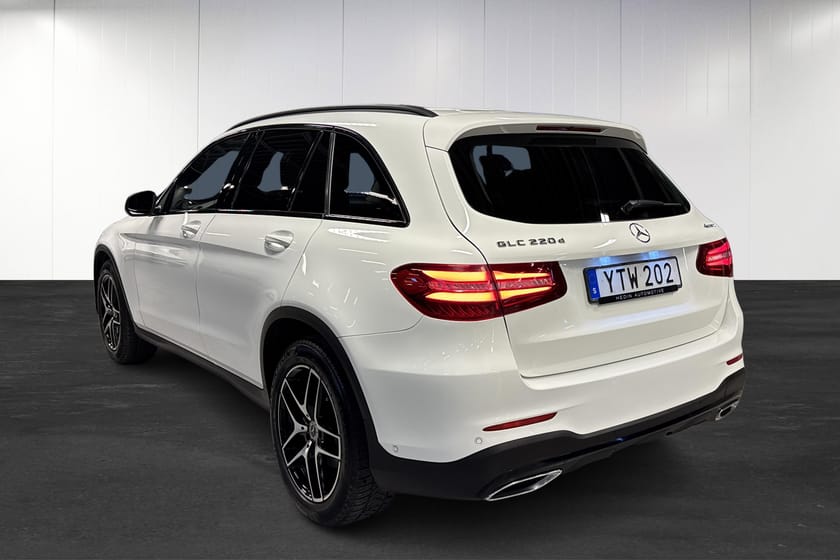 Bild 3 av Mercedes-Benz GLC 220 d 4MATIC 4M SUV | AMG | Navi | Drag | Nightpackage | Style Edition