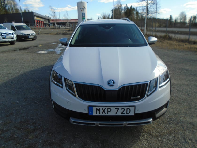 Bild 2 av Škoda Octavia Scout 2.0 TDI 184hk Dsg 4x4 Premium 1år Garanti,Värmare,Drag