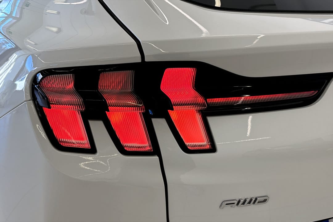 Ford Mustang Mach-E Standard Range AWD