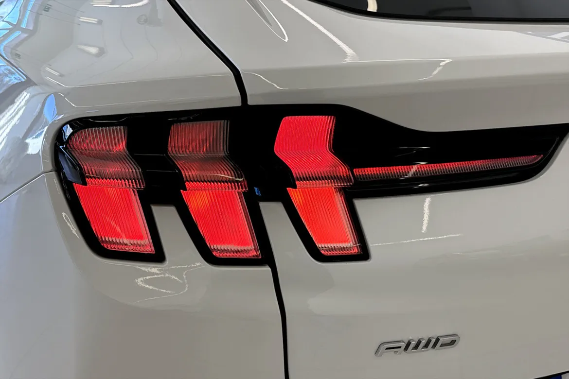 Ford Mustang Mach-E Standard Range AWD