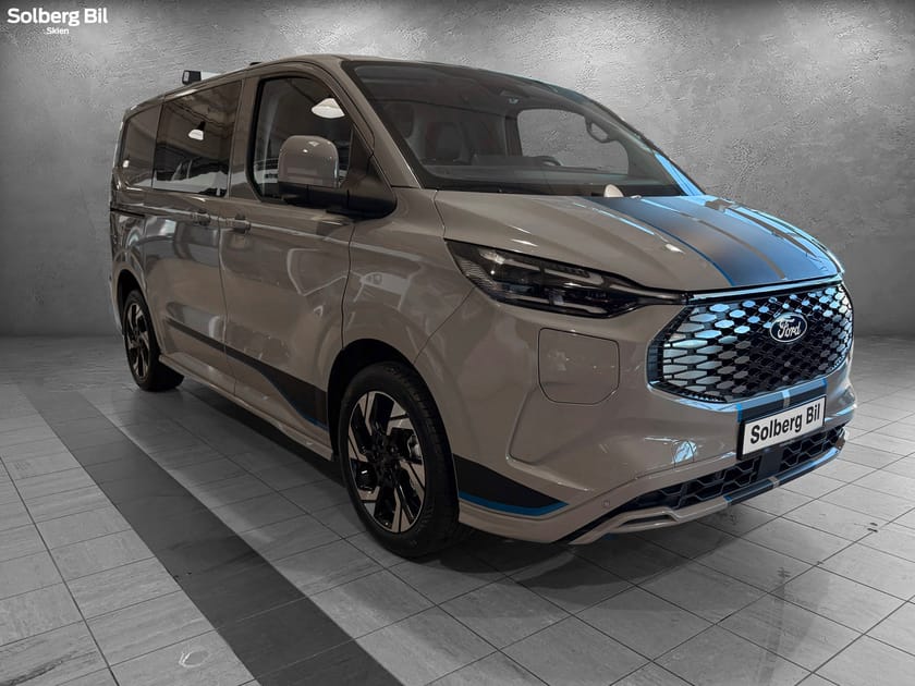 Bilde 3 av Ford E-Transit Custom 320 Sport, 286 hk, krok, matrix, Alt utstyr++
