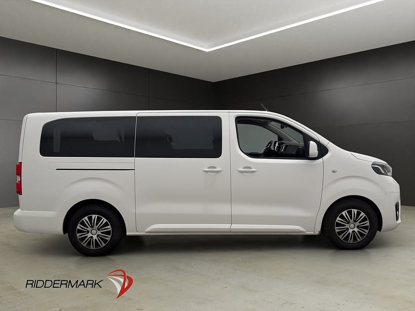Bild 2 av Toyota Proace Verso Extra Lång Ny-Kamrem PDC HUD 9-Sits