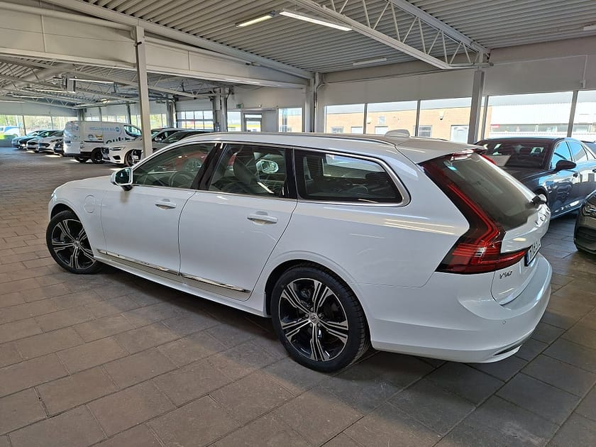 Bild 4 av Volvo V90 Recharge T6 AWD 350 Geartronic Core Edition
