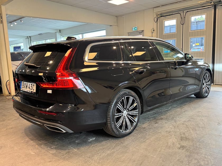 Bild 4 av Volvo V60 Recharge T6 AWD Inscription Drag Gps VOC Pilot assist