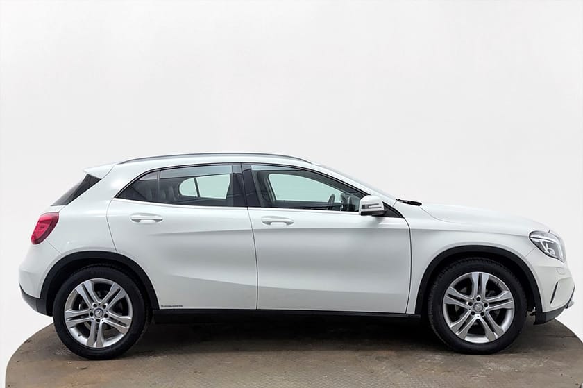 Bild 5 av Mercedes-Benz GLA 200 d 4MATIC Urban Delläder Kamera 136hk