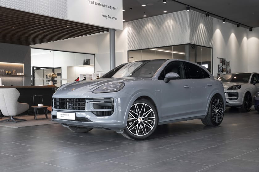Bilde 1 av Porsche Cayenne Coupé E-Hybrid Burmester®,22",HUD,Bak.aks.sty,Sportseksos+++