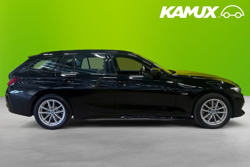 Bild 2 av BMW 330e xDrive Touring Navi H/K Moms 292hk