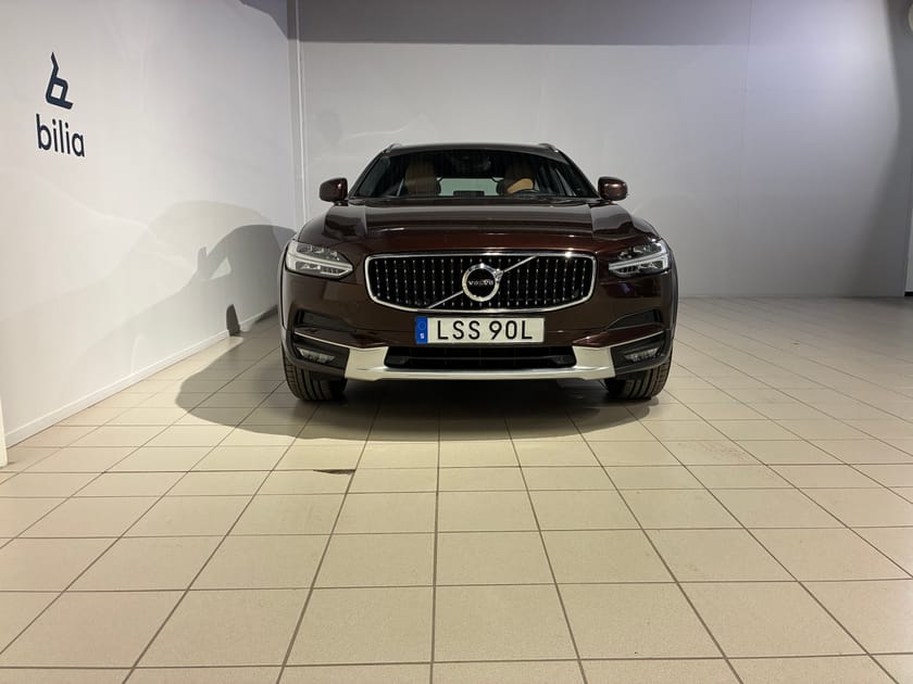 Bild 2 av Volvo V90 Cross Country D4 AWD Advanced Edt | DRAGKROK | Nybytt kamrem |