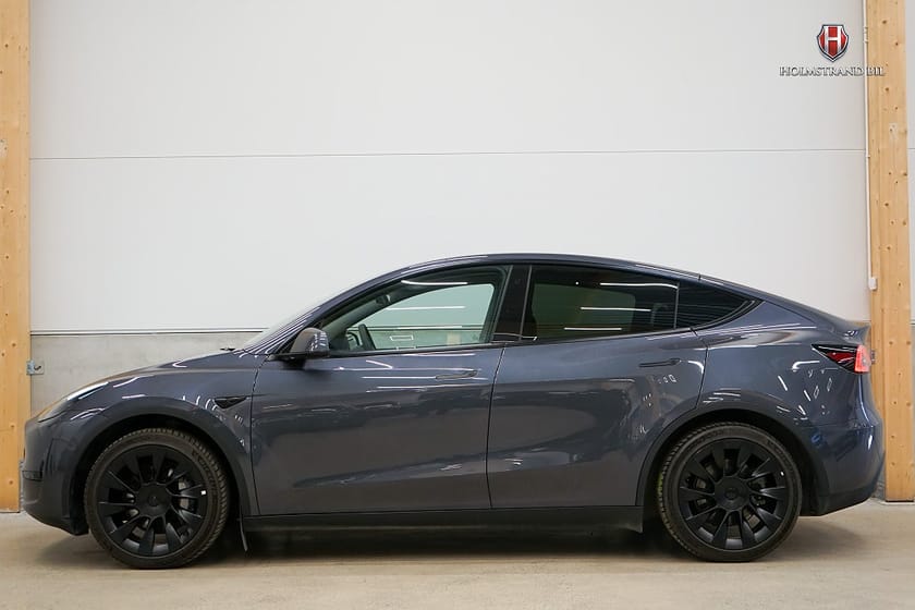 Bild 1 av Tesla Model Y Standard Range RWD Drag Värmepump Rattvärme Pano MOMS