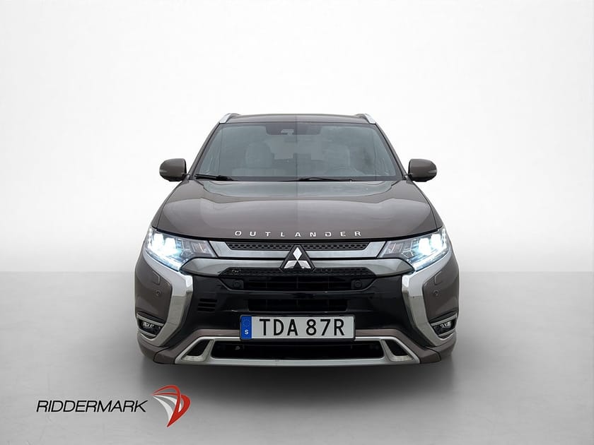 Bild 2 av Mitsubishi Outlander PHEV AWD Business X 360° Skinn Drag