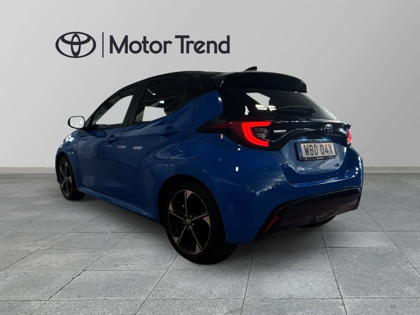 Bild 2 av Toyota Yaris Hybrid 130 1,5 5D PREMIERE EDITION BI-TONE