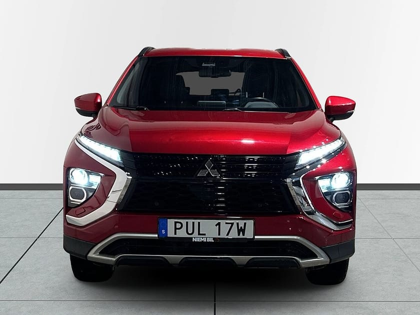Bild 2 av Mitsubishi Eclipse Cross PHEV 2.4 AWD Fleet Edit Drag Kamera Pvärm SoV MOMS