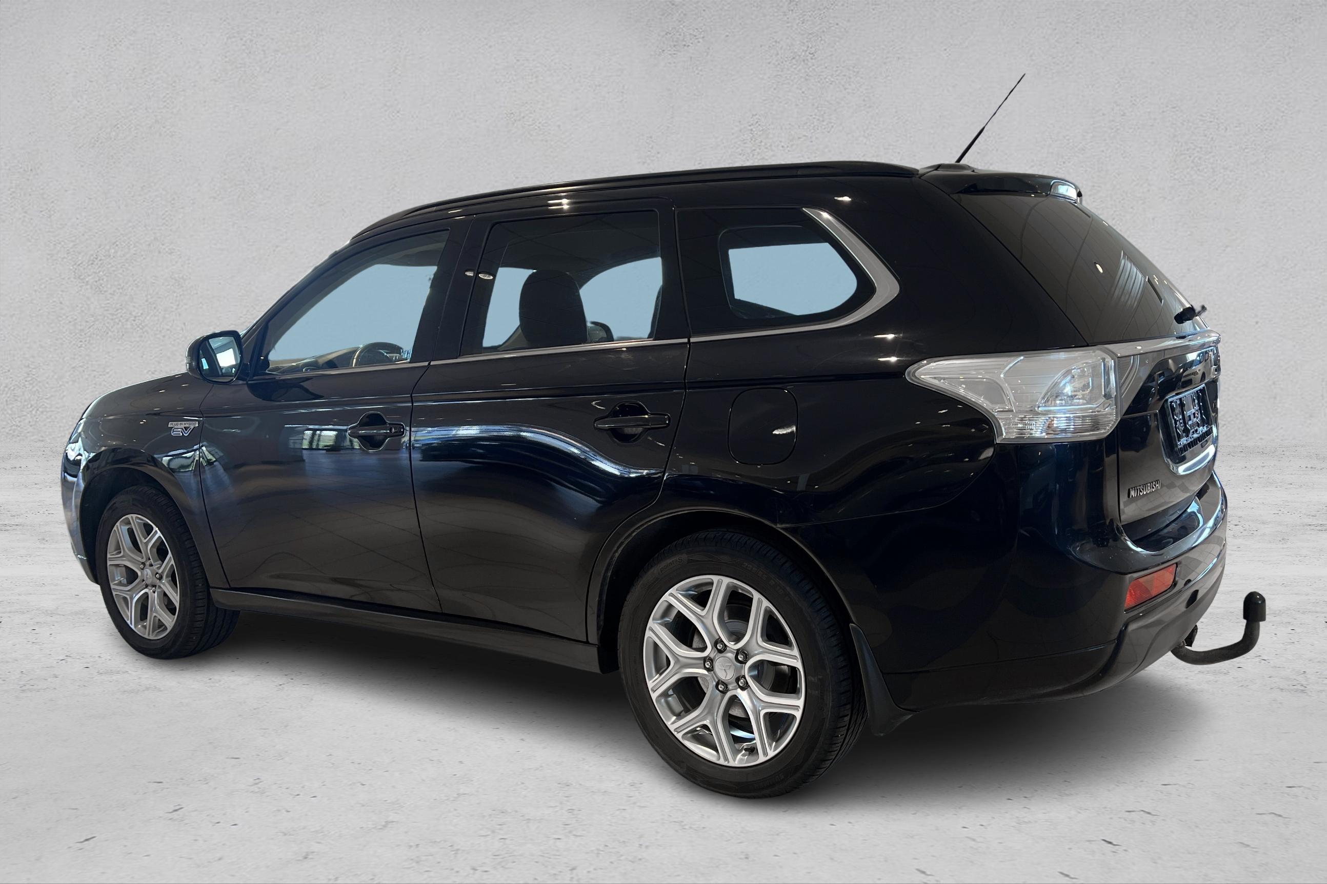Thumnail bilde 2 av Mitsubishi Outlander PHEV