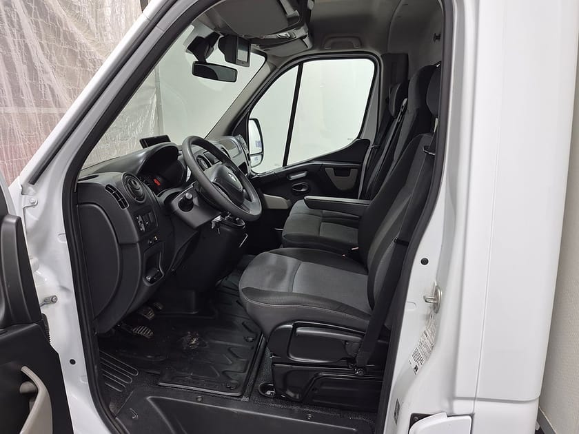 Bild 2 av Renault Master Chassi Cab PÅBYGGT SKÅP MED LIFT dCi 145HK Navi