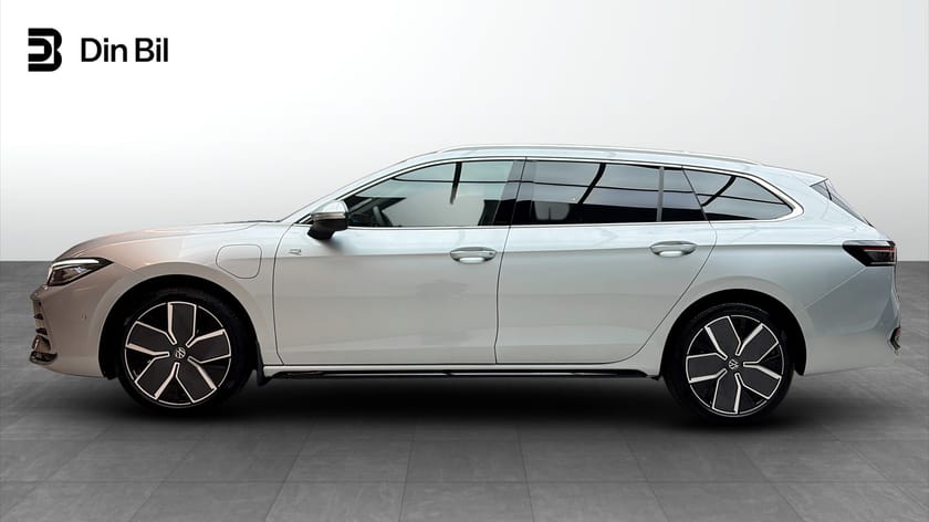Bild 2 av Volkswagen Passat Variant eHybrid 272 DSG6 R-LINE