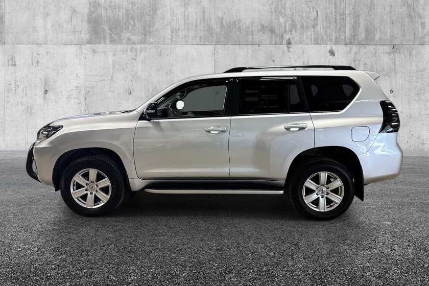 Bilde 4 av Toyota Land Cruiser 5-dørs GX 204Hk Black Pack/Automat/Skinn/Hengerfeste
