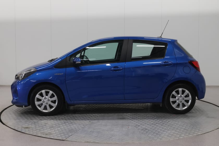 Bilde 2 av Toyota Yaris Hybrid 1.5/Hybrid-Bensin,Automat,R-kam,Navi,Lav-Km