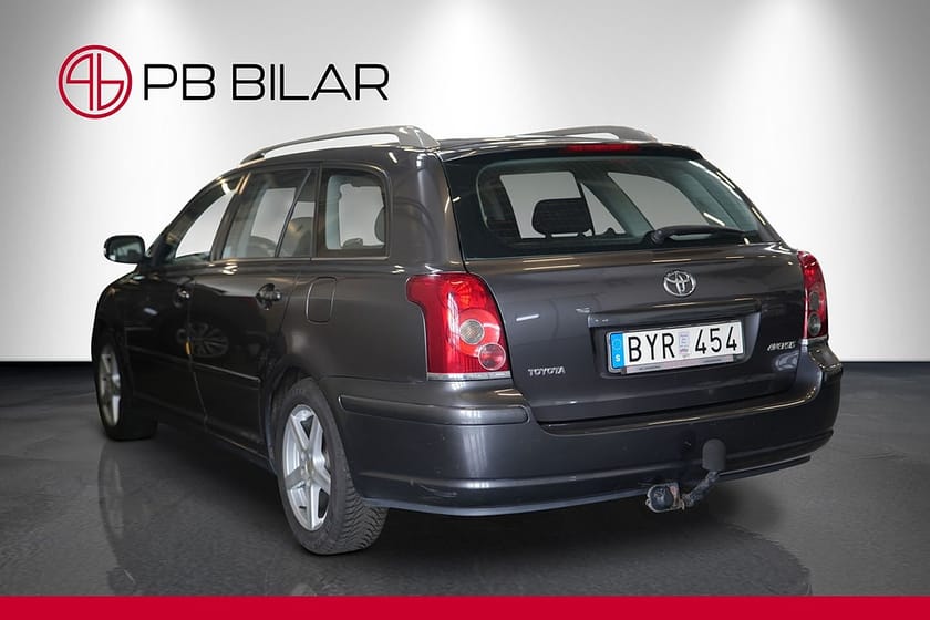 Bild 4 av Toyota Avensis Kombi 2.4 D-4 VVT-i Automatisk 163hk 2 Brukare