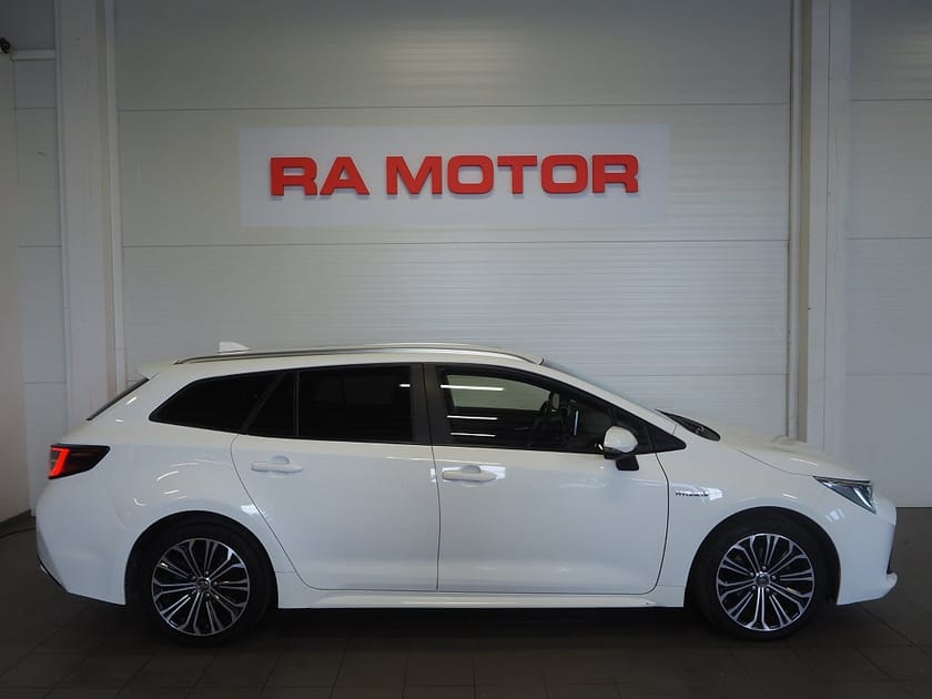 Bild 4 av Toyota Corolla Touring Sports Hybrid e-CVT Style Drag M-Värmare Kamera