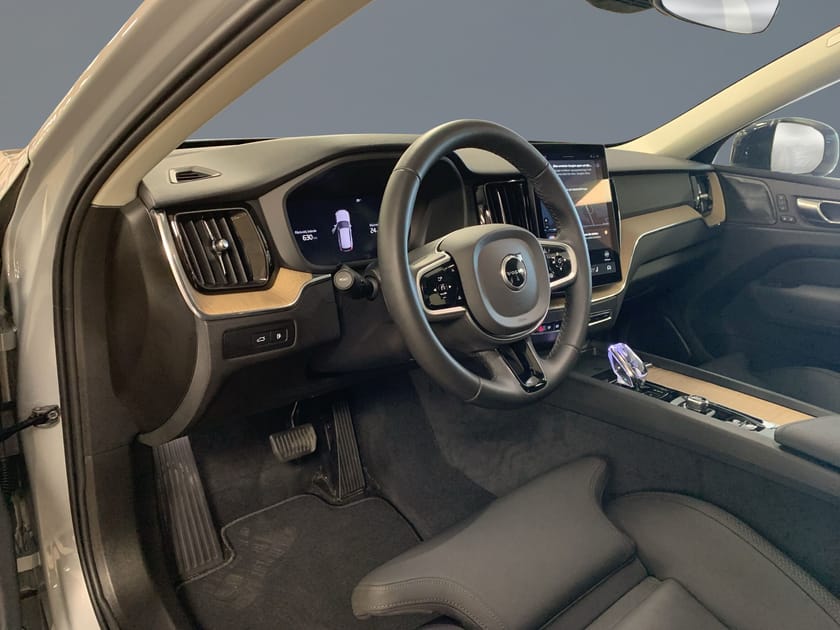 Bild 5 av Volvo XC60 T6 AWD Plus Dark Nordic Edition//360-kamera//Drag//