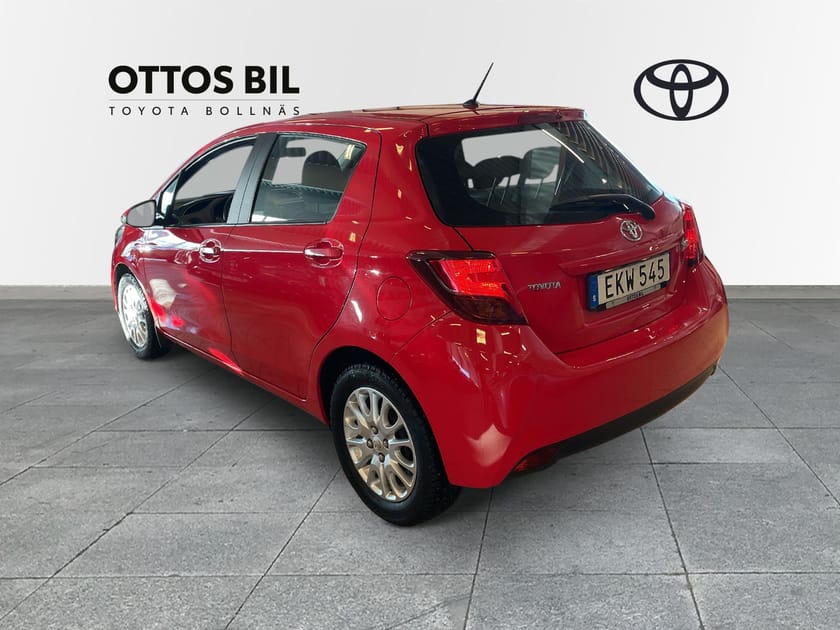 Bild 3 av Toyota Yaris 5-dörrar 1.33 Dual VVT-i Manuell, 99hk - Active / V-hjul, MoK, 1 Ägare