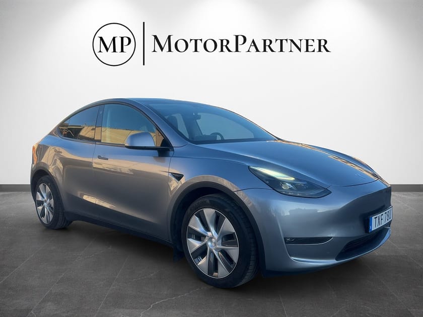 Bild 1 av Tesla Model Y Long Range AWD Autopilot Panorama 514hk MOMS