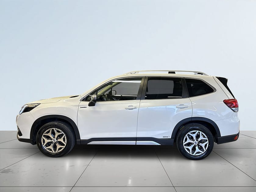 Bild 4 av Subaru Forester e-Boxer XFuel Nybilsgaranti/Drag/MoK-värm/Kamera/SoV