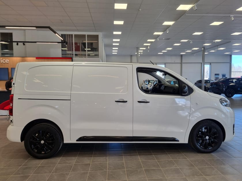 Bild 2 av Toyota Proace Medium Black Edition Värmare Drag